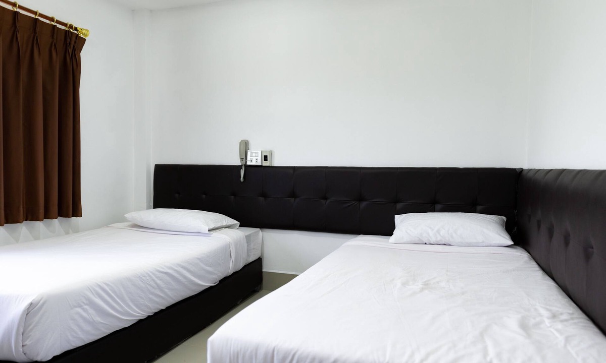 Phra Pradaeng Hotel | Rimnam Hotel Suk Sawat 70