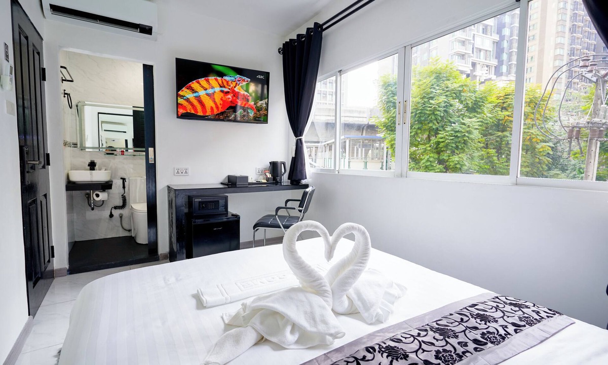 Wattana Hotel | rooms are all city view