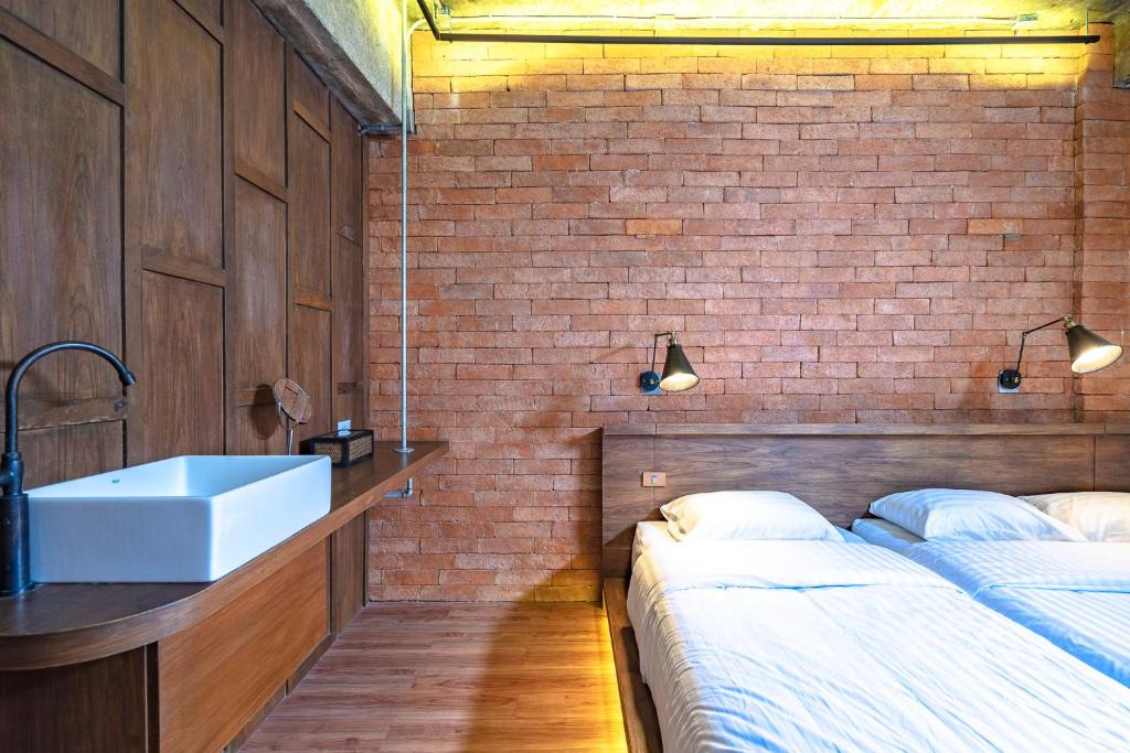 Khlong Ton Sai Hotel | Siam Plug In Hostel