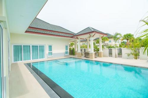 Huai Yai Villa | Siam Pool Villa, Pattaya