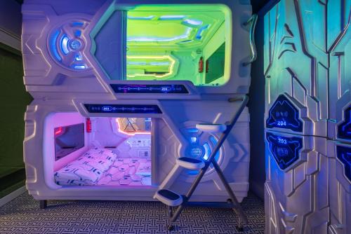 Don Muang Hostel | Space Station Hostel