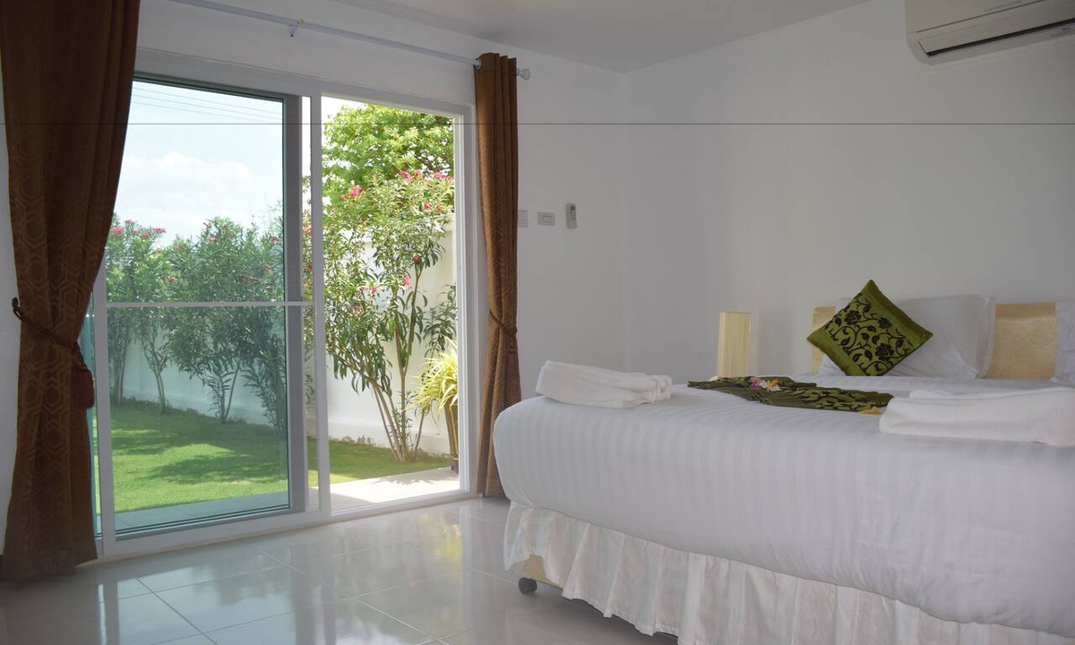 Sing Buri Hotel | Sumali Villa