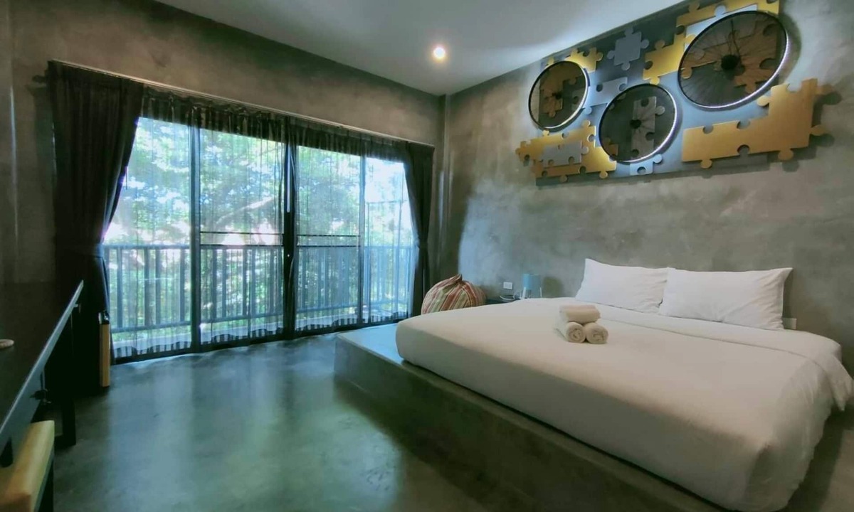 Hin Lek Fai Hotel | The Bike Loft Family Hostel