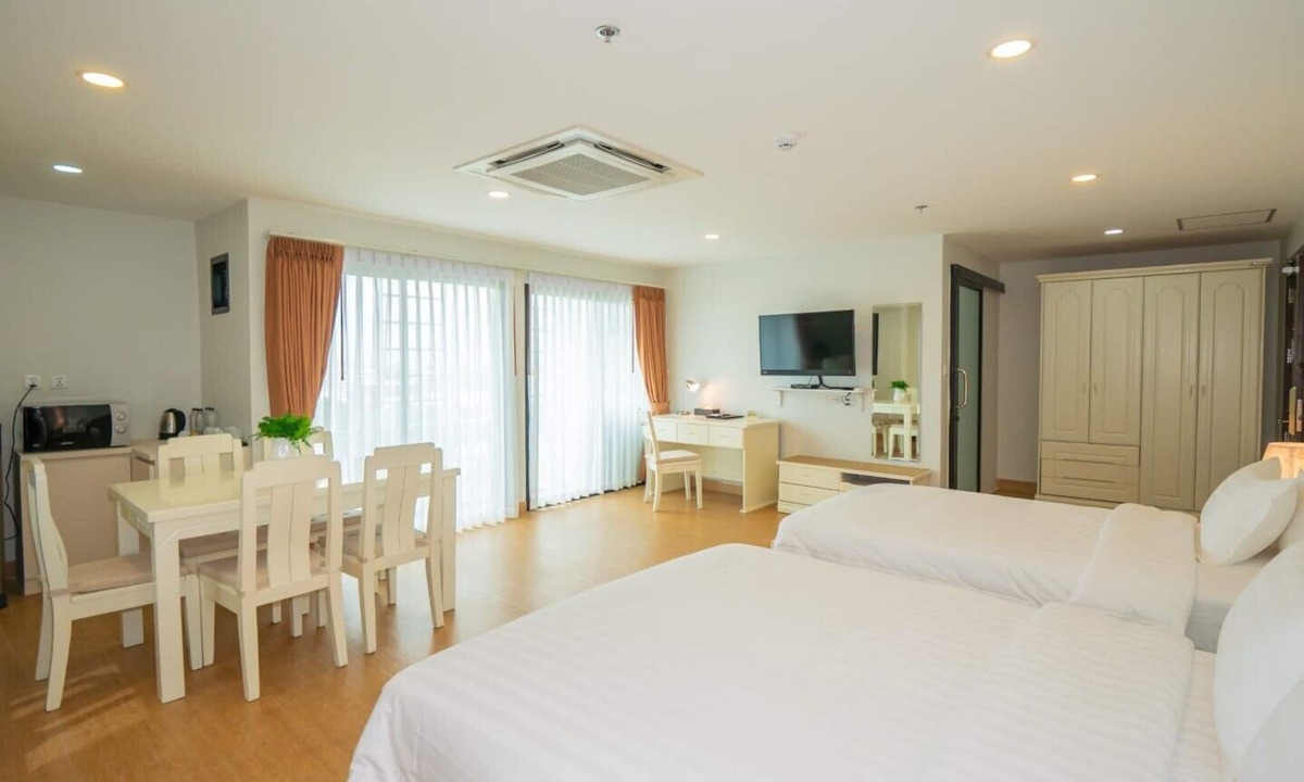 Huai Khwang Hotel | The Kinn
