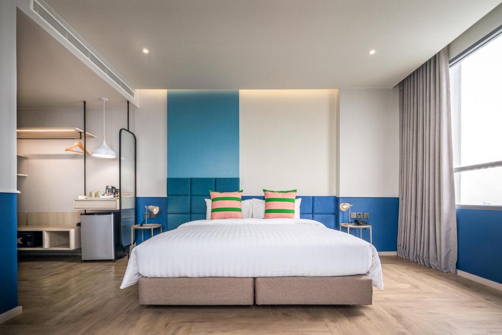 Ramkhamhaeng Hotel | The Quarter Ramkhamhaeng by UHG- Close to 1981 Mall Soul & Sold Pier- Rajamangala National Stadium Airport Rail Link Ramkhamhaeng Station Ramkhamhaeng University Hua Mak Center