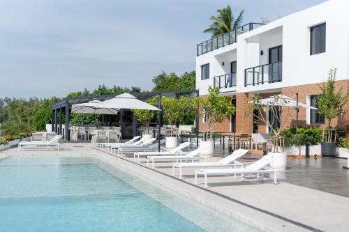 Bang Son Hotel | The Village Chumphon Hotel