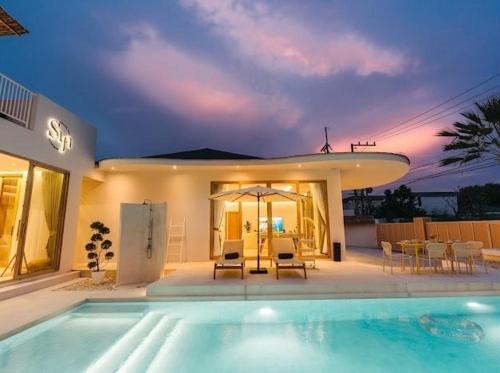 Na Chom Thian Villa | Villa Isla on the beach, by saya