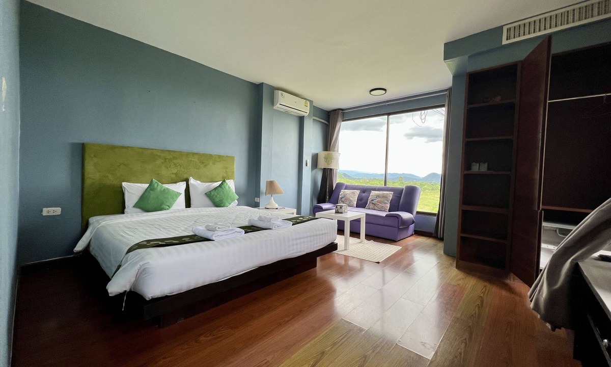 Khanong Phra Hotel | Villa Paradis Hotel
