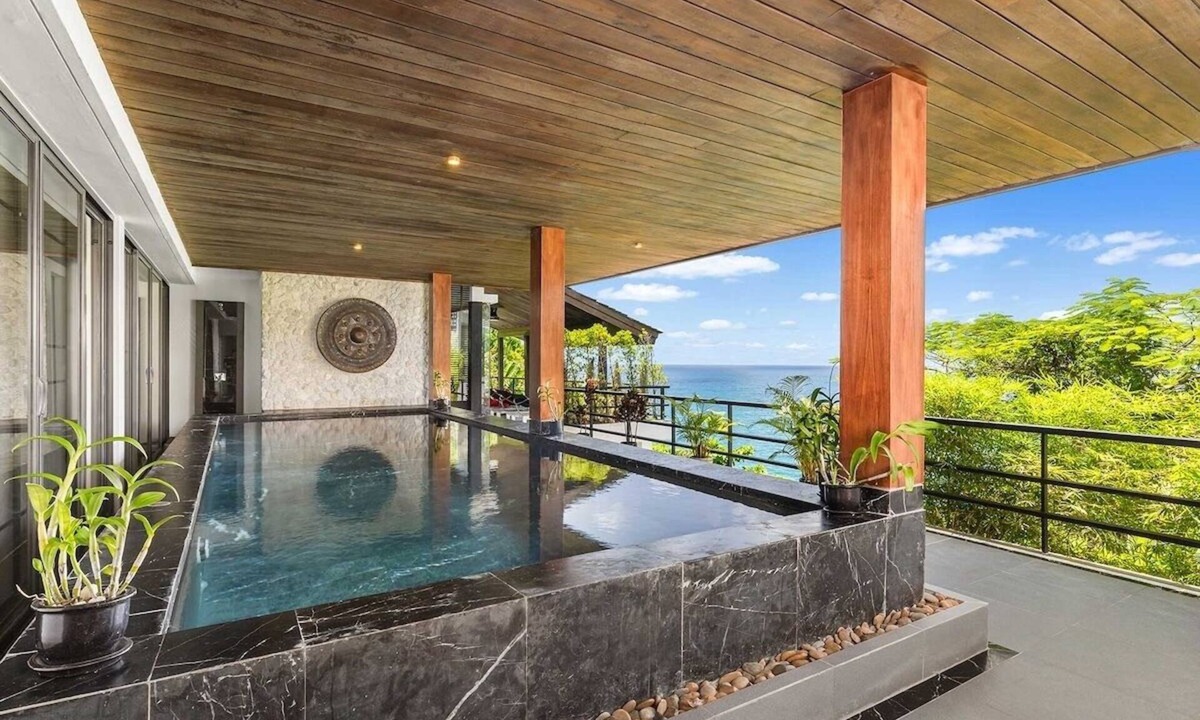 Kamala Villa | Villa Yin-Noi, 2 rooms, Sleeps 4, Perfect for Honeymooners & Romantic Travelers.