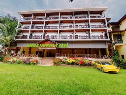 Vang Vieng Hotel | west water hotel