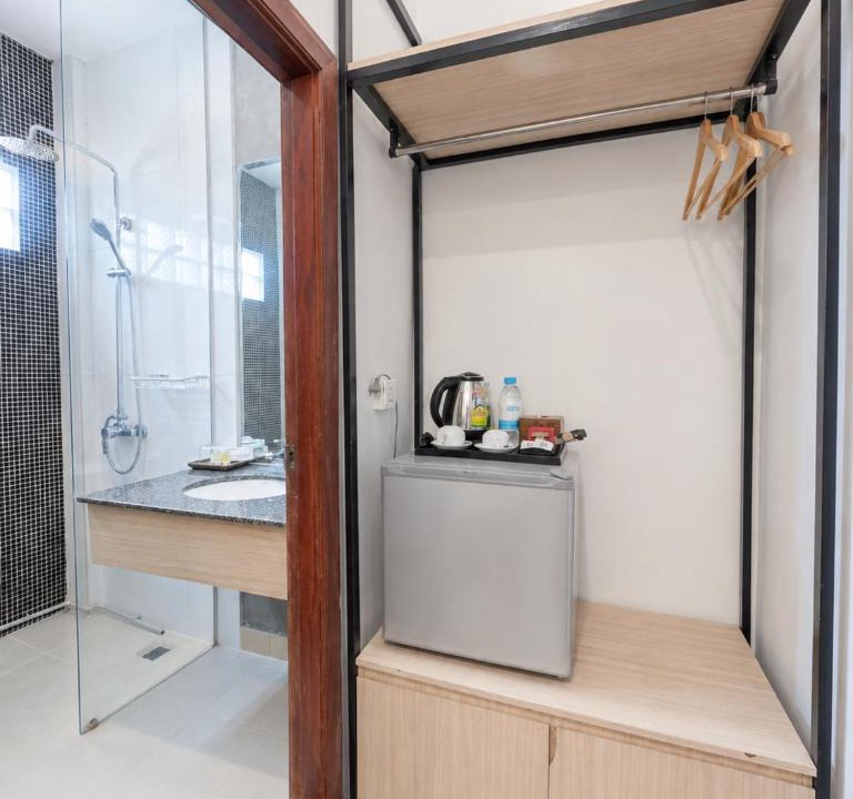 Chamkar Mon Hotel | White Residence Hotel & Apartment