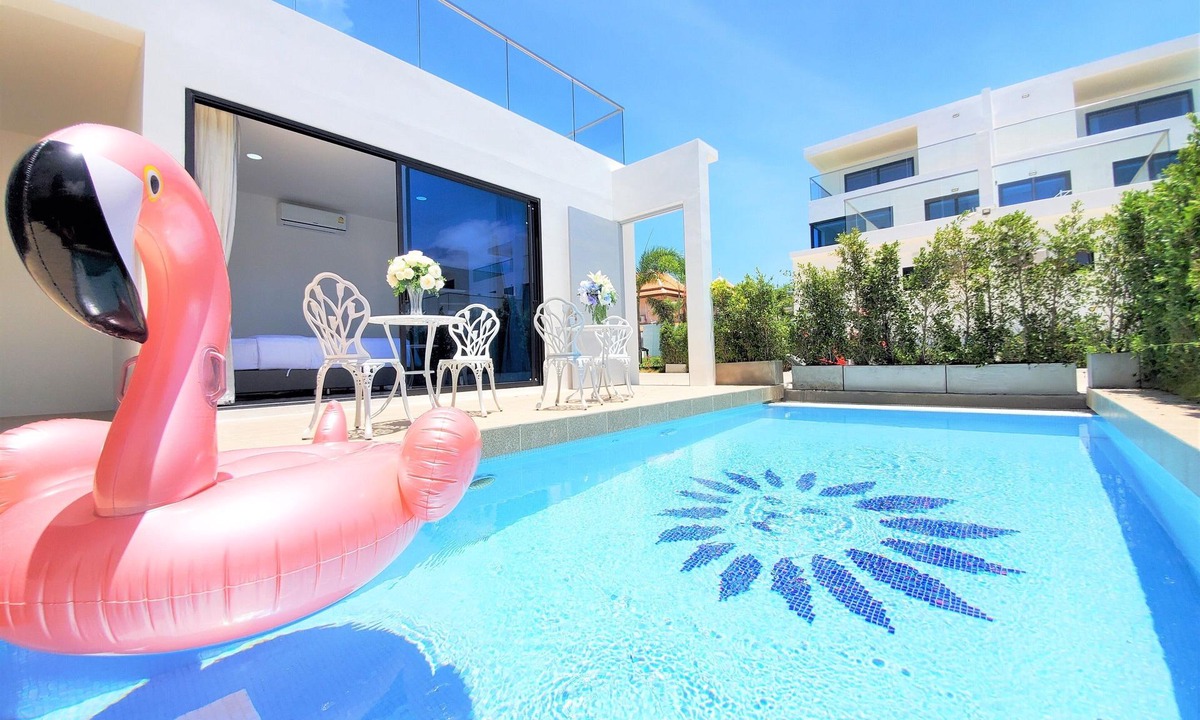 South Pattaya Villa | Yizen 8 Bedroom Palm Spring Pool Villa