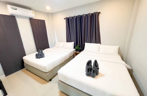 Sattahip House | 400 m² House ∙ 4 bedrooms ∙ 12 guests