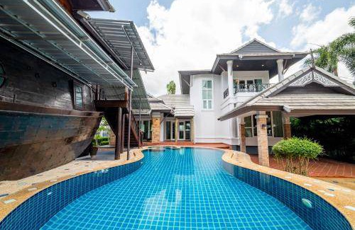 Nong Pla Lai Villa | 900 m² Villa ∙ 4 bedrooms ∙ 16 guests