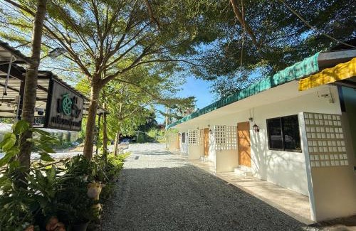 Bang Lamung Hostel | House Garden บ้านสวนสุพัตรา Room
