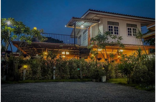 Khok Samrong House | ครัวบ้านไม้สักโฮมสเตย์ เขาวงพระจันทร์