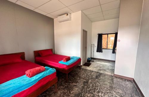 Mae Chedi Mai Hostel | บ้านนวลกา