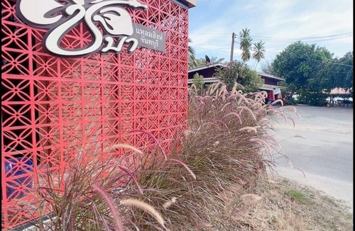Laem Sing House | บ้านพักป้าชบา ชายหาดแหลมสิงห์