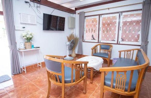 Nai Muang House | บ้านยายโฮมเทล Baan yai hometel