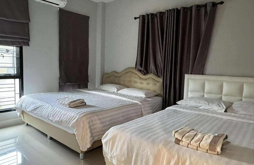 Sattahip House | บ้านริมคลองพูลวิลล่า บ้านพักสัตหีบ BaanRimklong Poolvilla Sattahip