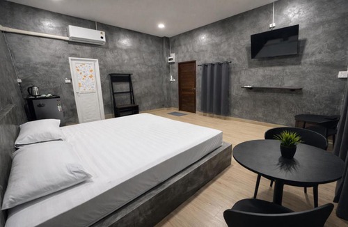 Tha Muang Hotel | บ้านเพื่อนกิน อาหารและที่พัก กาญจนบุรี
