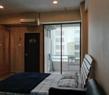 Hua Mak Hostel | ห้องพักรายงาน ใกล้รามคำแหง ราชมังคลากีฬาสถาน รถไฟฟ้าสายสีเหลืองแยกลำสาลี