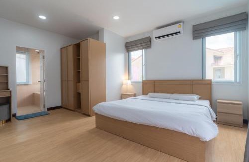 South Pattaya Villa | 芭提雅中天海滩4卧室泳池别墅步行10分钟到海边