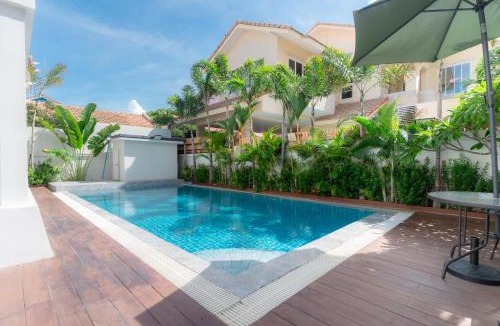 South Pattaya Villa | 芭提雅中天海滩4卧室泳池别墅步行10分钟到海边