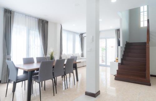 South Pattaya Villa | 芭提雅中天海滩4卧室泳池别墅步行10分钟到海边