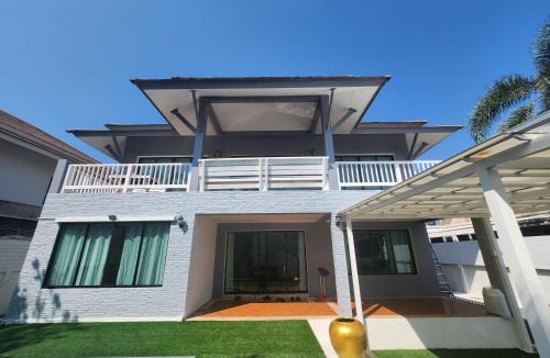 Central Pattaya Villa | 长住优惠房-芭提雅市中心4间卧室泳池别墅好莱坞Hollywood旁