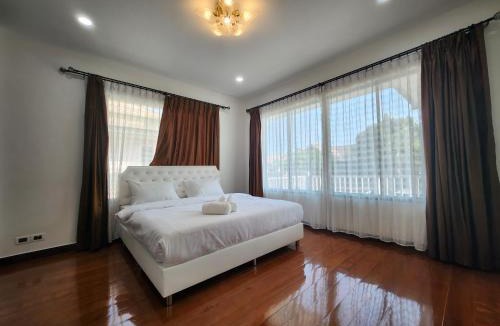 Central Pattaya Villa | 长住优惠房-芭提雅市中心4间卧室泳池别墅好莱坞Hollywood旁