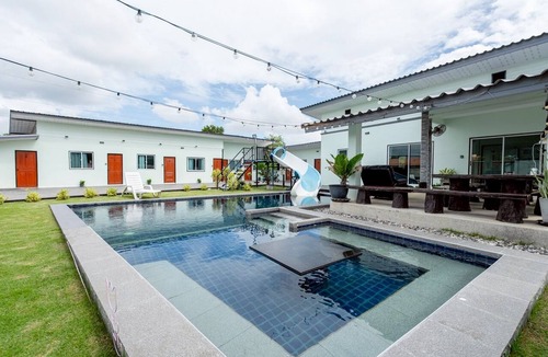 Pong Villa | 12 BR Blue Lake Residences Pattaya - Mabprachan Lake