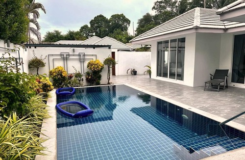 Lipa Noi House | 2-Bedroom Villa with 2 BTHR, Private Pool, Quiet Beach Just 2-Minute Walk Away