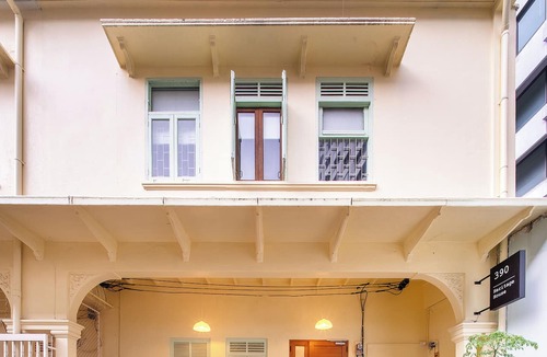 Bang Rak House | 3-Bedroom Heritage Family Home Spacious & Central Location