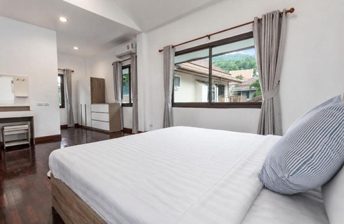 Nanai Road Villa | 3 BR Pool Villa Aroonpat in center of Patong
