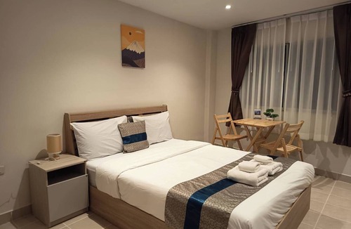 Pratumnak Hill Bed & Breakfast | Amai Pancakery and Residence
