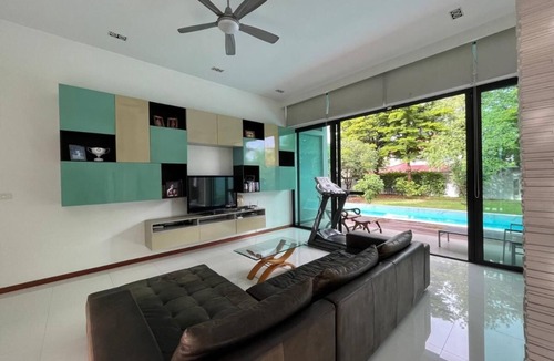 Chan Kasem Bed & Breakfast | AP House