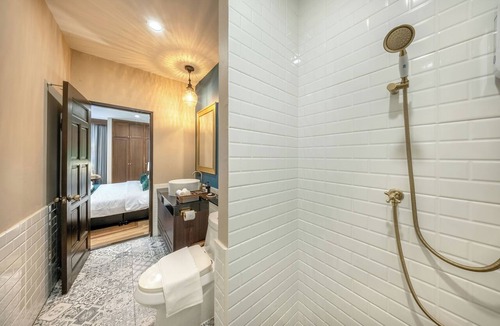 Anusawari Hotel | Aphirom Hometel