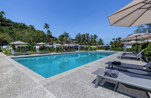 Cherngtalay Cabin | Apple House Phuket 1-BR Prime Choeng Thale Location Central & Convenient