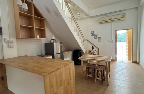 Su Thep House | Baan Samurai Suan Buak Haad Chiang Mai Old City 3 BR All King Bed