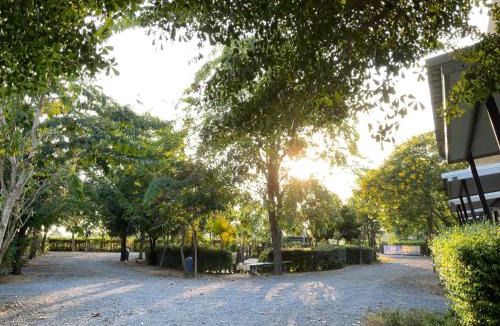 Manorom Resort | Baan Tonjaeng B&B