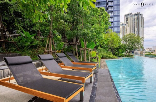 Rama 9 Apartment | BIG Standing Desk with w/Pool, Spa, Gym, near MRT