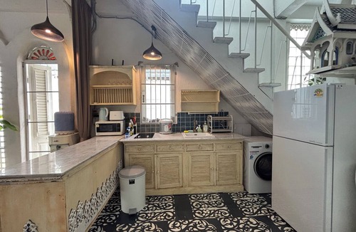 Chang Moi House | Bohemian Townhouse near Old Town & Tha Phae, Max to 8 people