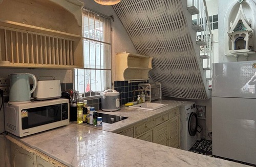 Chang Moi House | Bohemian Townhouse near Old Town & Tha Phae, Max to 8 people