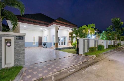 Huai Yai Villa | Bunny House Pool Villa Na Jomtien