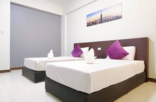 Chiang Mai Hotel | C Room Extra (Mai Samakkhi 15) by Choktawee