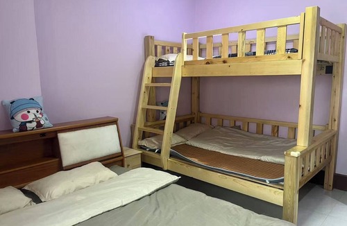 Vientiane Bed & Breakfast | Charming 8-bedroom bed & breakfast with AC in Vientiane Capital