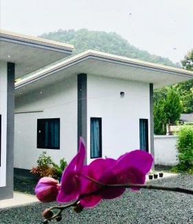 Mae On House | Climbers Home