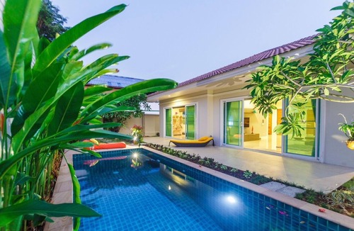 Phuket Villa | Cozy villa in delightful Chalong with AC, WiFi