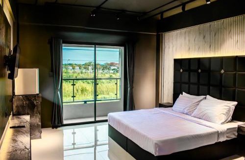 Na Chom Thian Apartment | Dark Lights Retreat